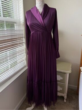 Pre-Loved Eliza Line Purple Formal Elegant Long Sleeve Maxi Dress Small
